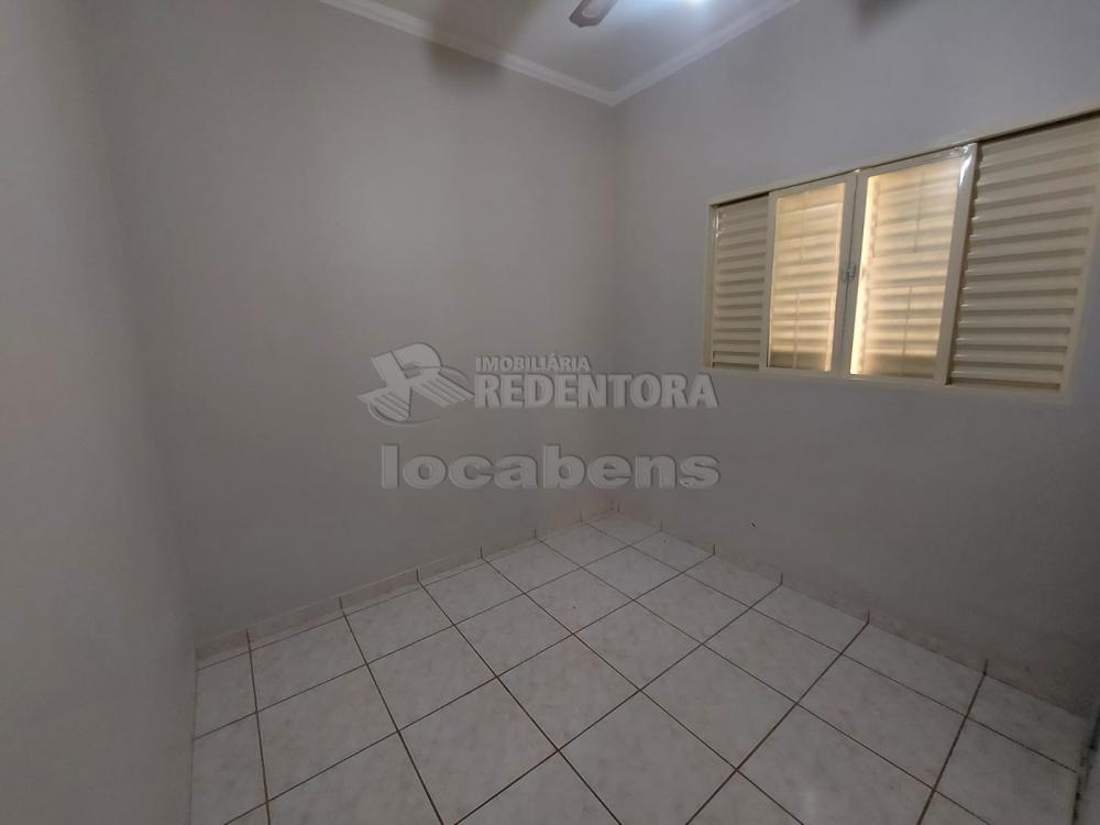 Alugar Casa / Padrão em São José do Rio Preto R$ 1.200,00 - Foto 7