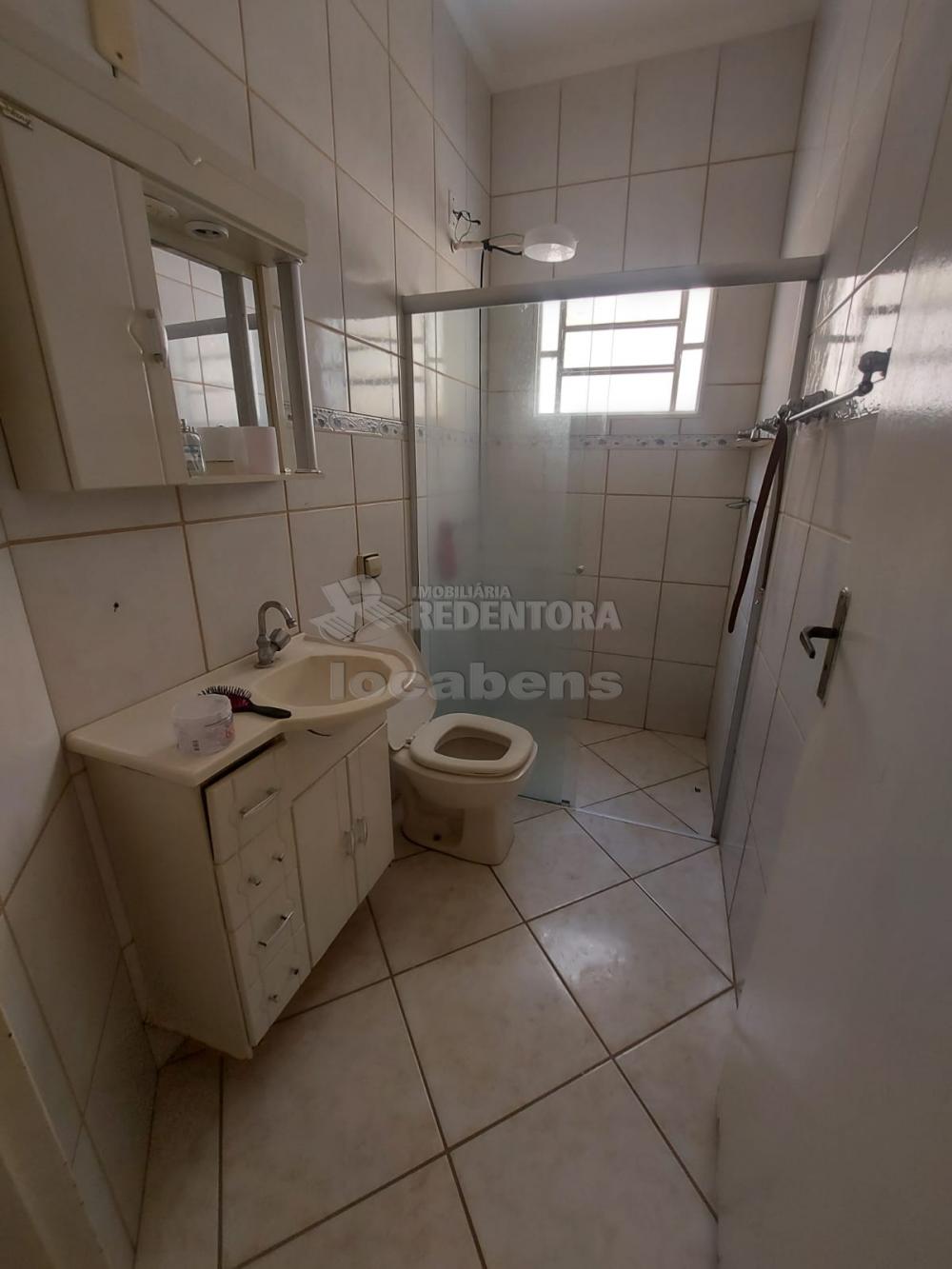 Alugar Casa / Padrão em São José do Rio Preto R$ 1.200,00 - Foto 8