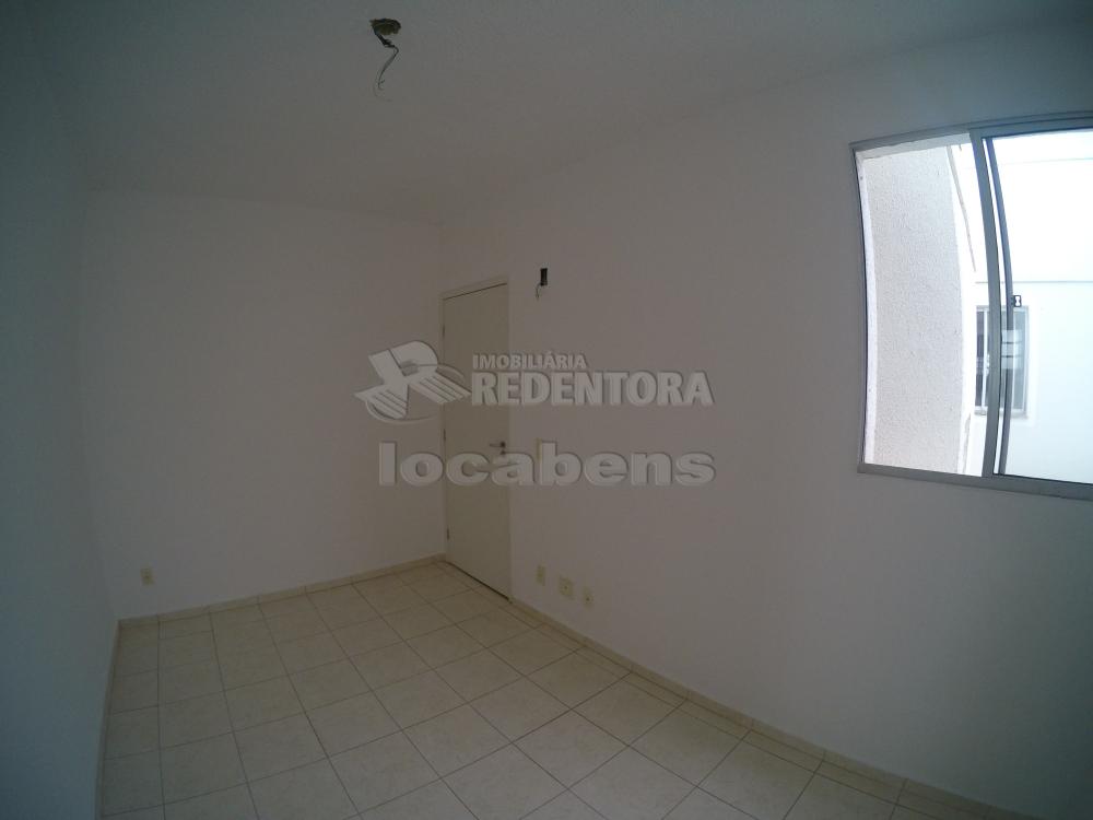 Alugar Apartamento / Padrão em São José do Rio Preto R$ 700,00 - Foto 3