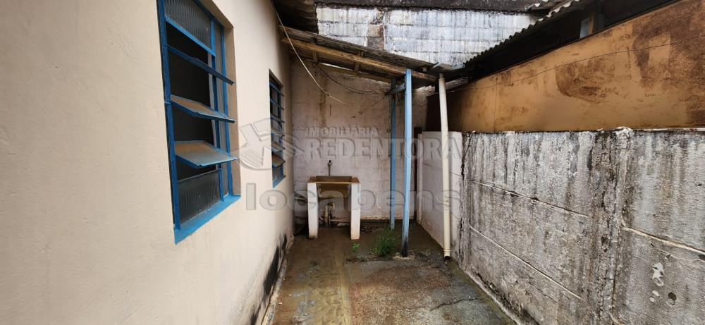 Alugar Casa / Padrão em São José do Rio Preto R$ 600,00 - Foto 1