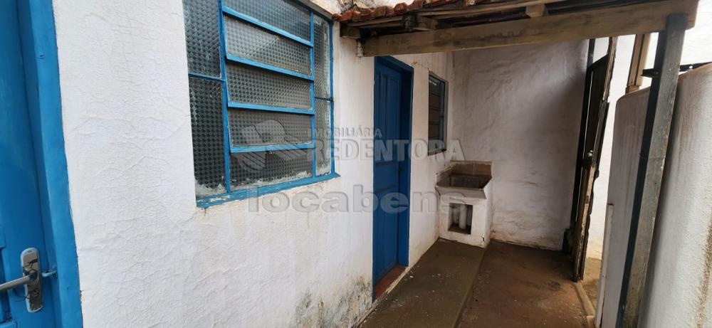 Alugar Casa / Padrão em São José do Rio Preto R$ 600,00 - Foto 2