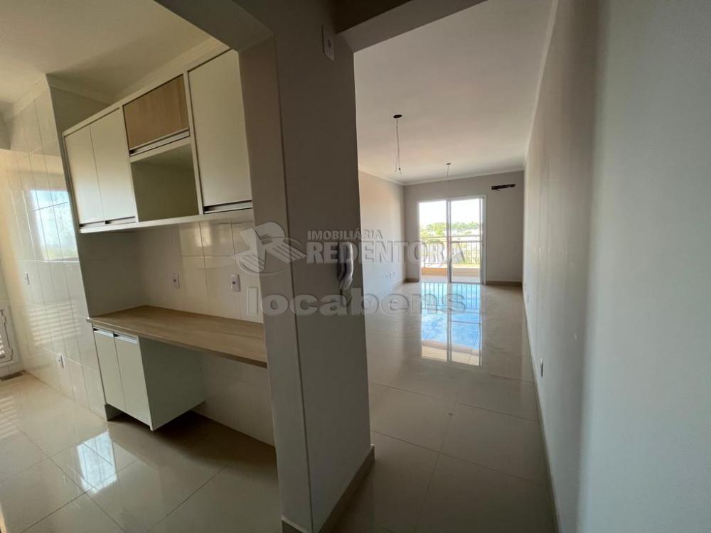 Comprar Apartamento / Padrão em São José do Rio Preto R$ 400.000,00 - Foto 2