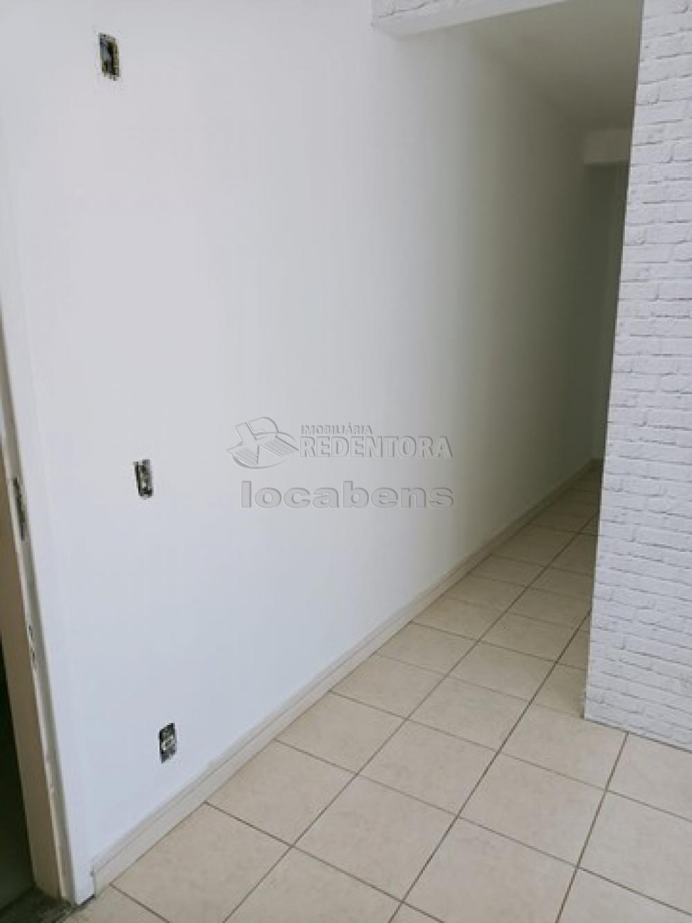 Alugar Apartamento / Padrão em São José do Rio Preto R$ 622,00 - Foto 4