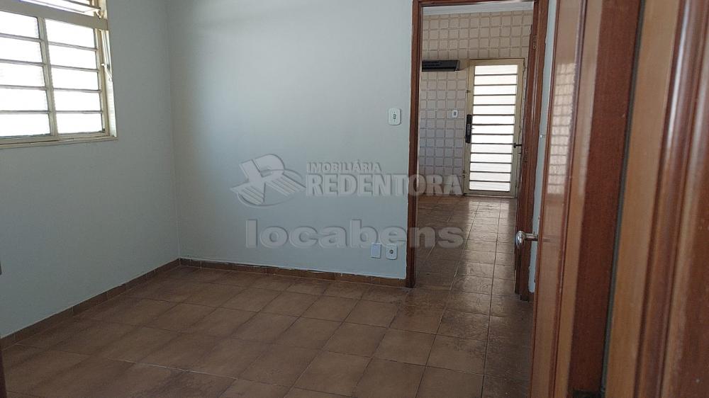 Alugar Casa / Padrão em São José do Rio Preto apenas R$ 1.800,00 - Foto 4