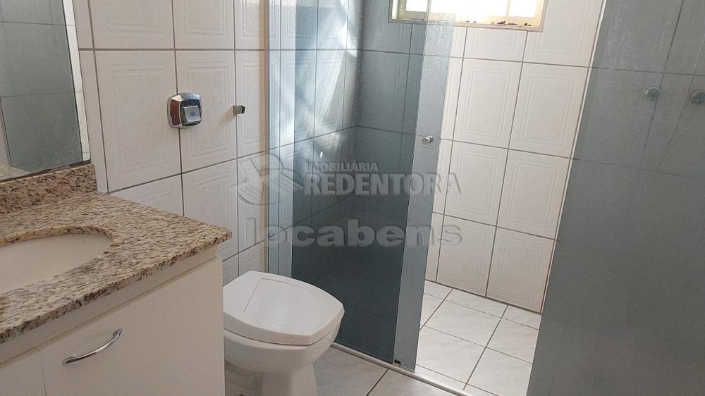 Alugar Casa / Padrão em São José do Rio Preto R$ 1.800,00 - Foto 9
