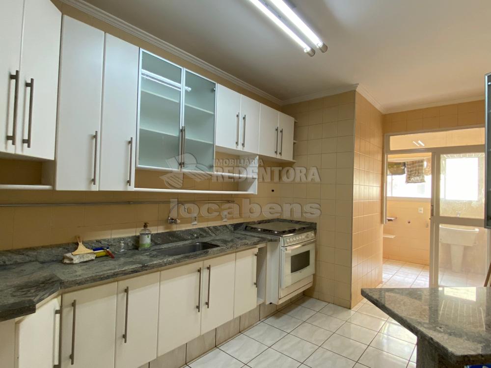 Alugar Apartamento / Padrão em São José do Rio Preto R$ 1.400,00 - Foto 4