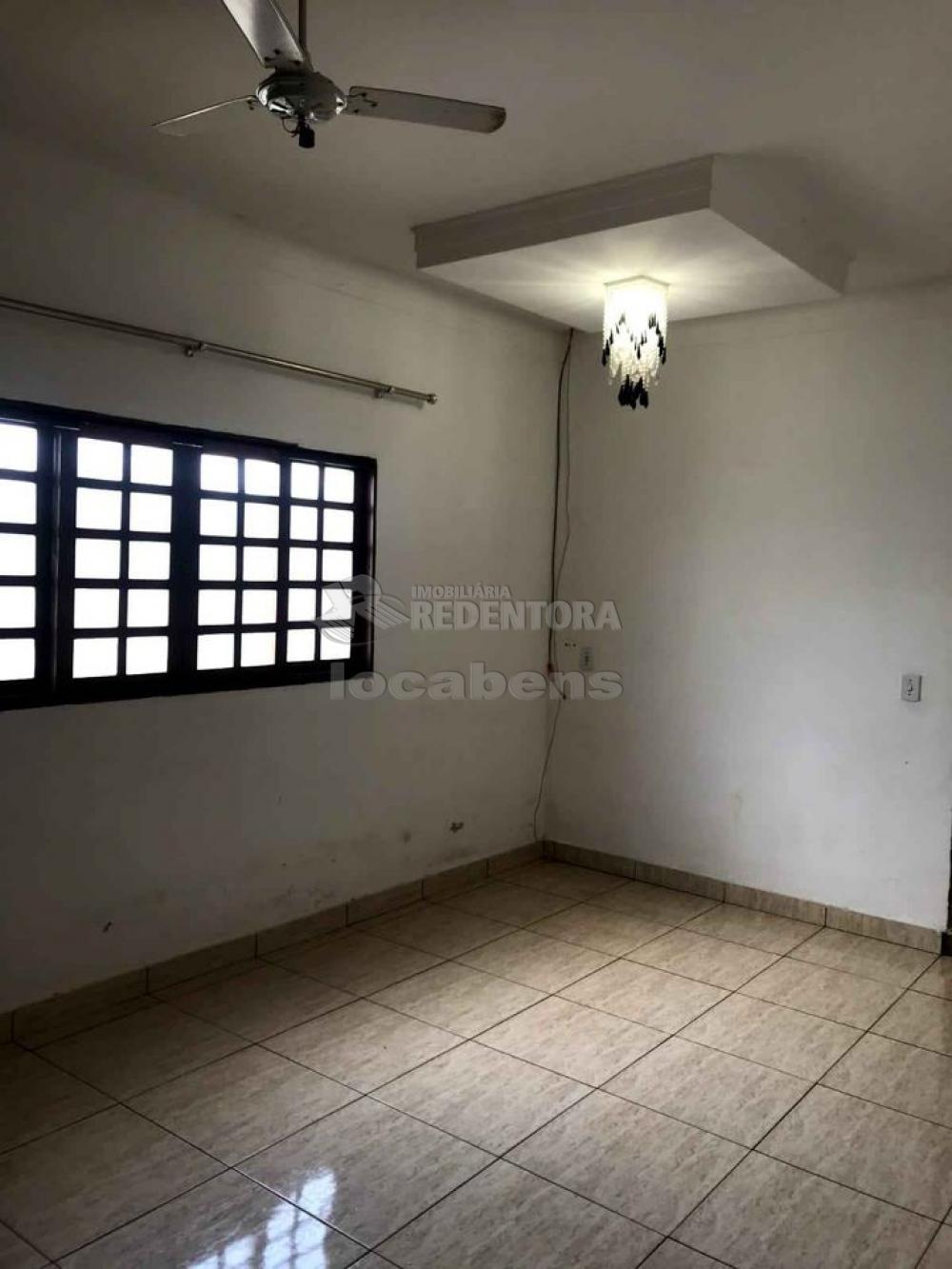 Alugar Casa / Padrão em São José do Rio Preto R$ 1.300,00 - Foto 3