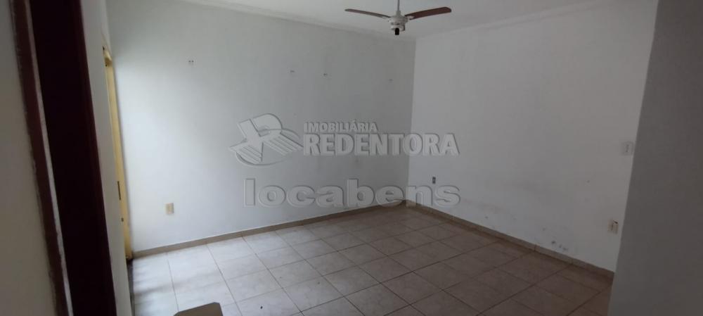 Alugar Casa / Padrão em São José do Rio Preto R$ 1.400,00 - Foto 2