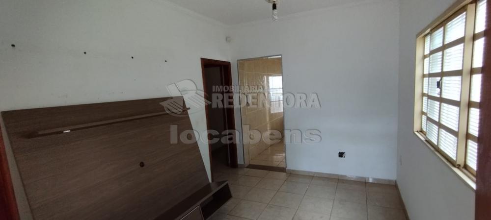 Alugar Casa / Padrão em São José do Rio Preto R$ 1.400,00 - Foto 3
