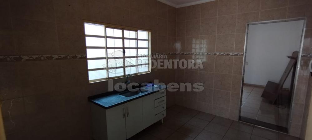 Alugar Casa / Padrão em São José do Rio Preto R$ 1.400,00 - Foto 7