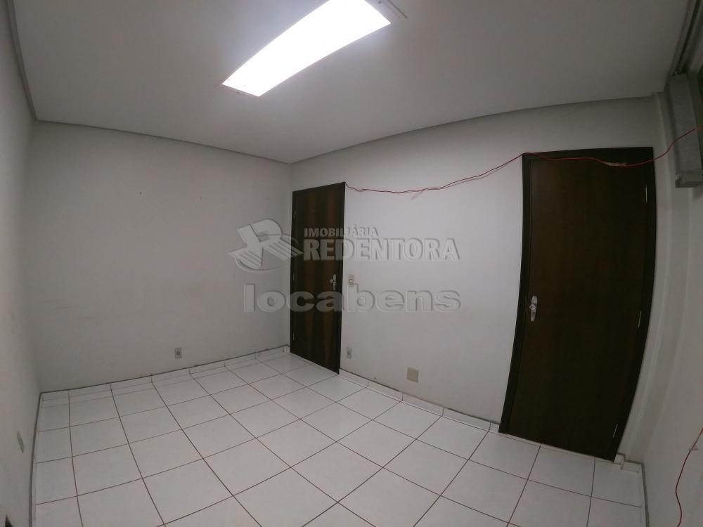 Alugar Comercial / Salão em São José do Rio Preto R$ 15.000,00 - Foto 9