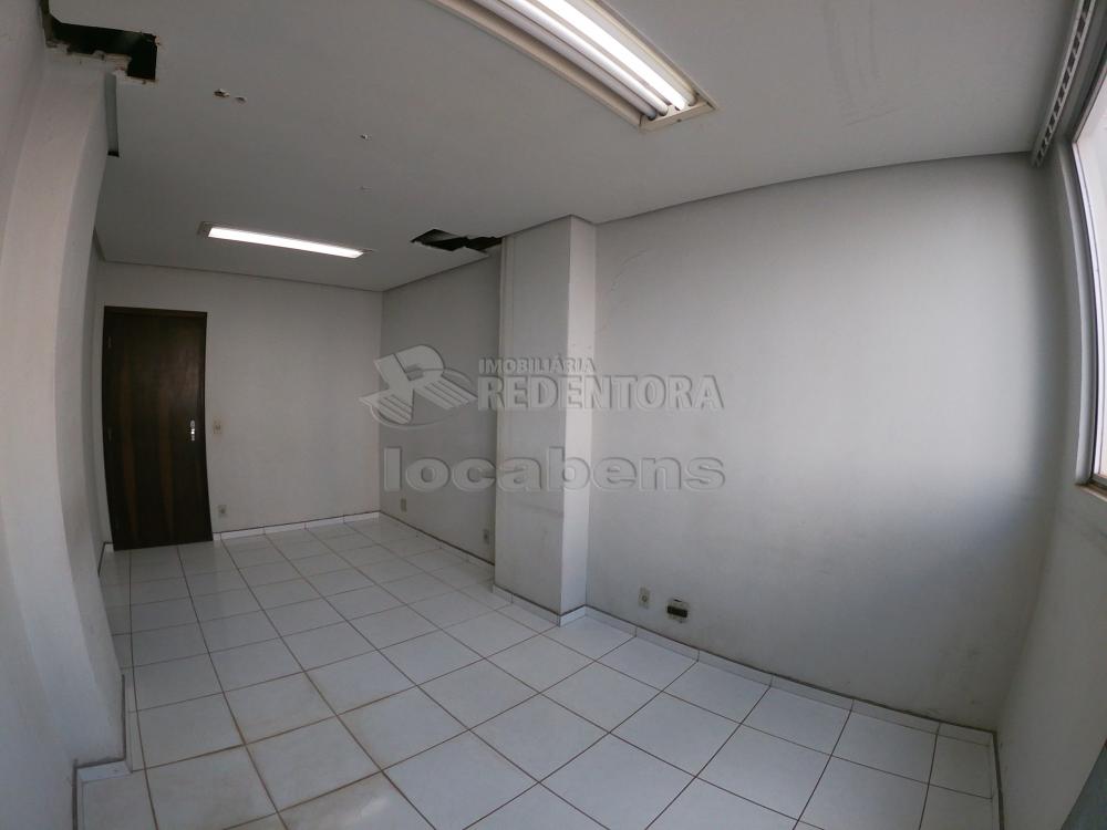 Alugar Comercial / Salão em São José do Rio Preto R$ 15.000,00 - Foto 12