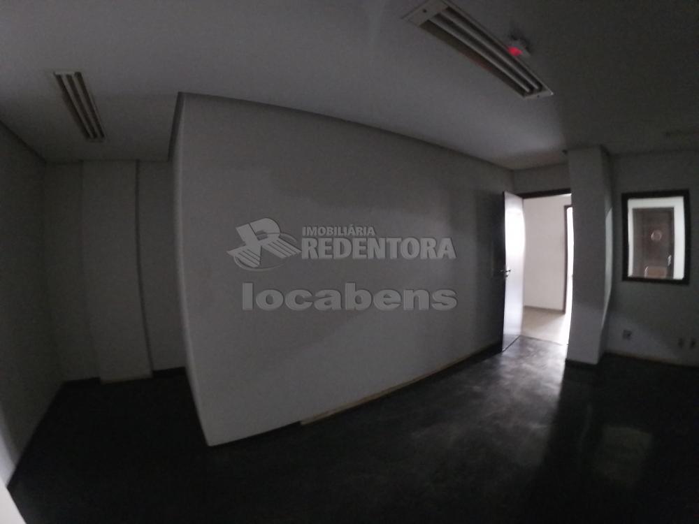 Alugar Comercial / Salão em São José do Rio Preto R$ 15.000,00 - Foto 19