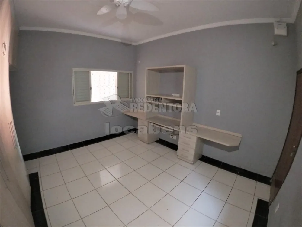 Alugar Casa / Padrão em São José do Rio Preto R$ 1.000,00 - Foto 6