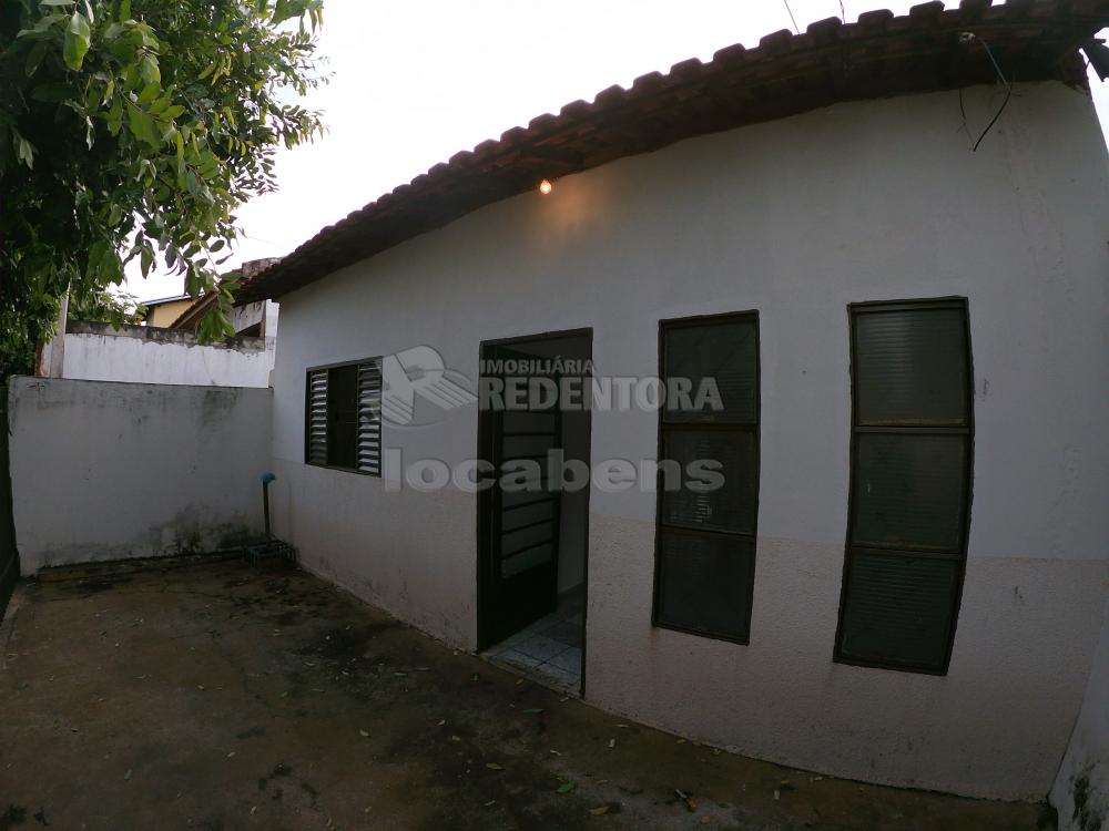 Alugar Casa / Padrão em São José do Rio Preto R$ 750,00 - Foto 2