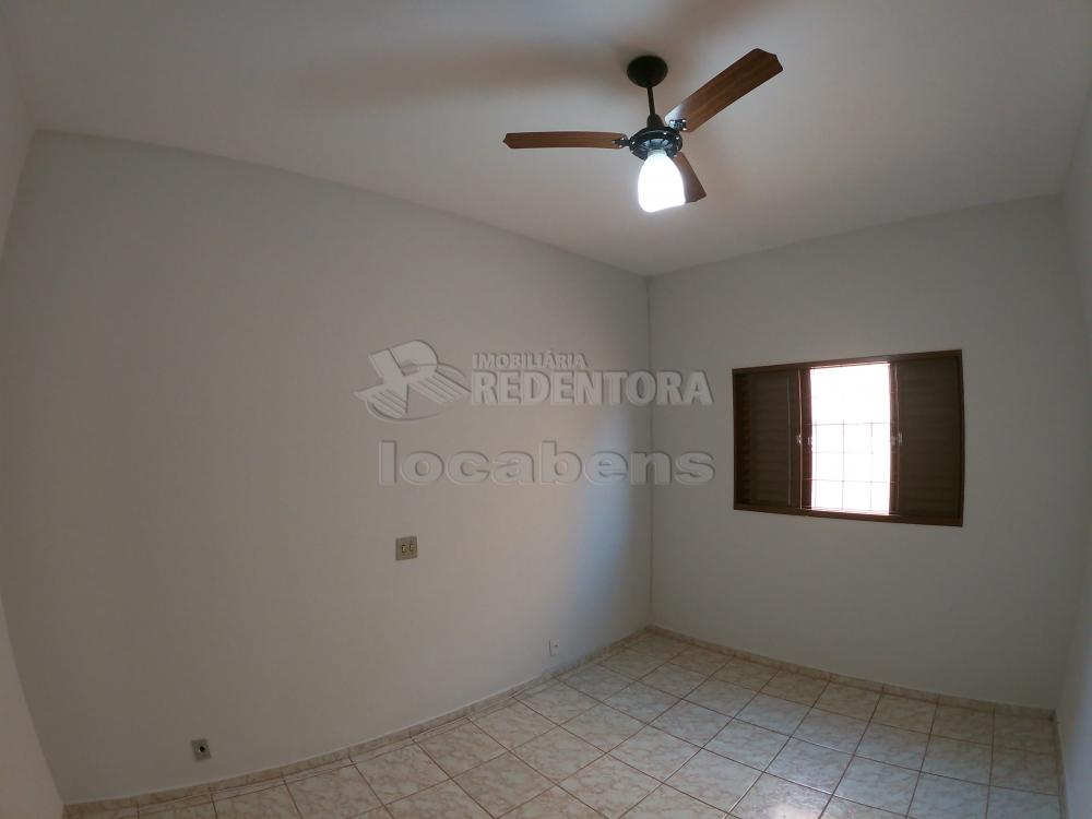 Alugar Casa / Padrão em São José do Rio Preto R$ 1.450,00 - Foto 9