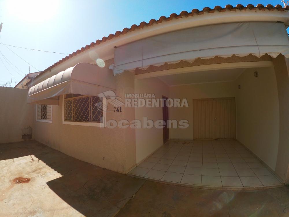 Alugar Casa / Padrão em São José do Rio Preto R$ 1.400,00 - Foto 1