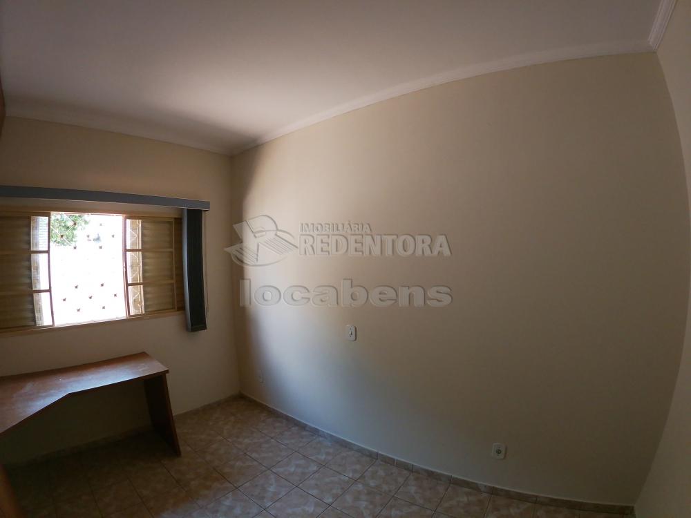 Alugar Casa / Padrão em São José do Rio Preto R$ 1.400,00 - Foto 9