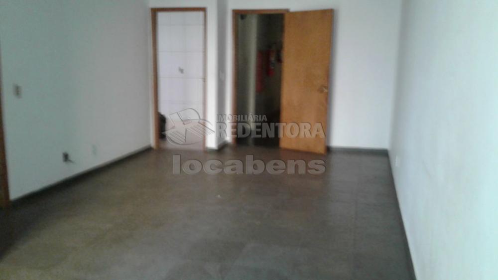 Alugar Apartamento / Padrão em São José do Rio Preto R$ 1.230,00 - Foto 8