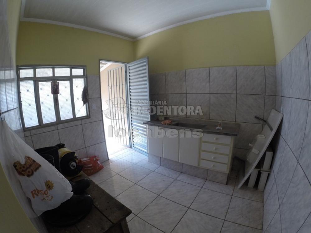 Alugar Casa / Padrão em São José do Rio Preto R$ 750,00 - Foto 4