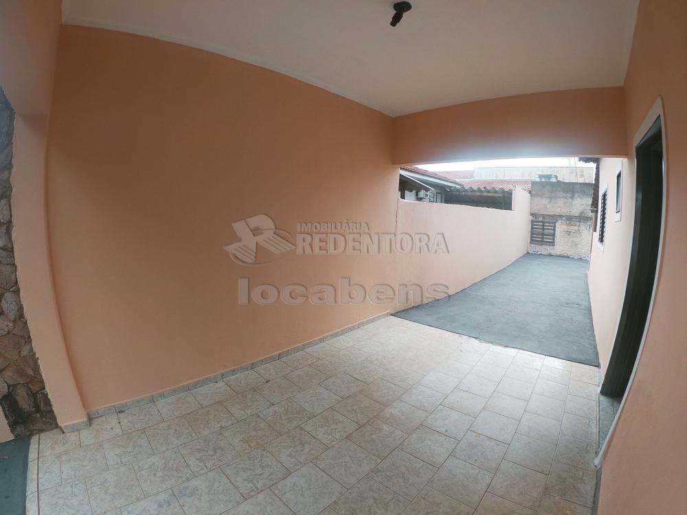 Alugar Casa / Padrão em São José do Rio Preto R$ 1.000,00 - Foto 1