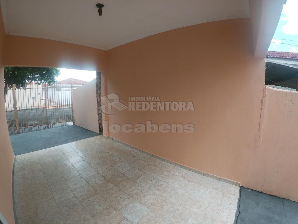 Alugar Casa / Padrão em São José do Rio Preto R$ 1.000,00 - Foto 2