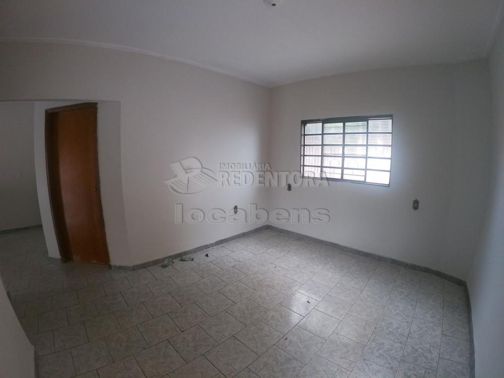 Alugar Casa / Padrão em São José do Rio Preto R$ 1.000,00 - Foto 3
