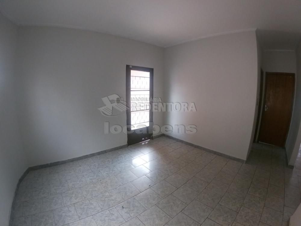 Alugar Casa / Padrão em São José do Rio Preto R$ 1.000,00 - Foto 5