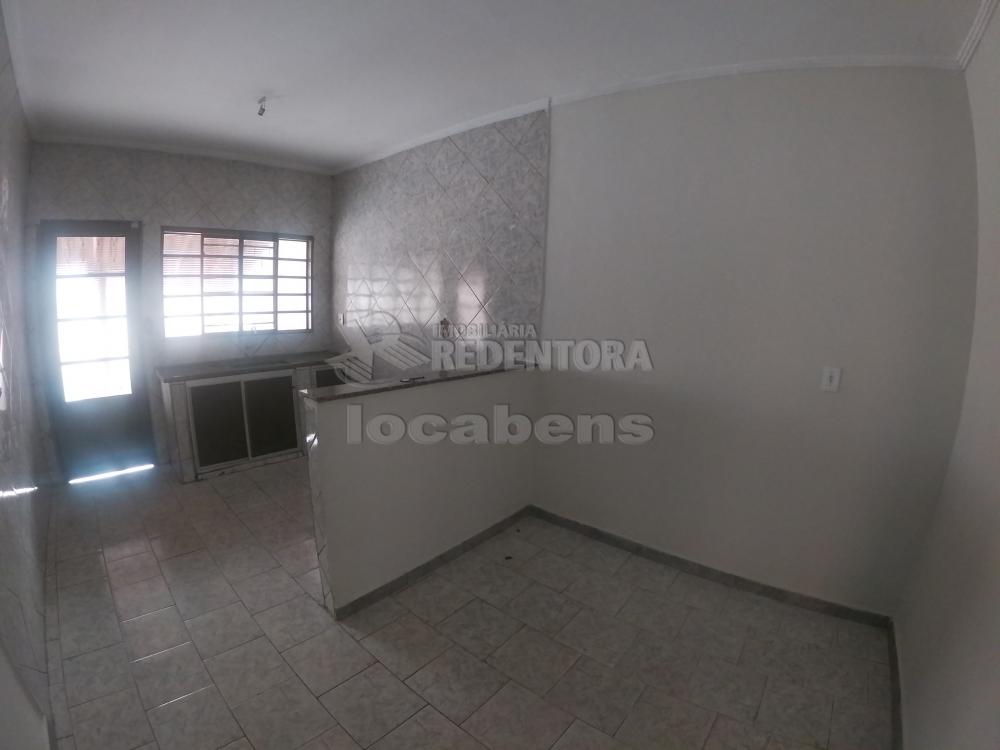Alugar Casa / Padrão em São José do Rio Preto R$ 1.000,00 - Foto 6