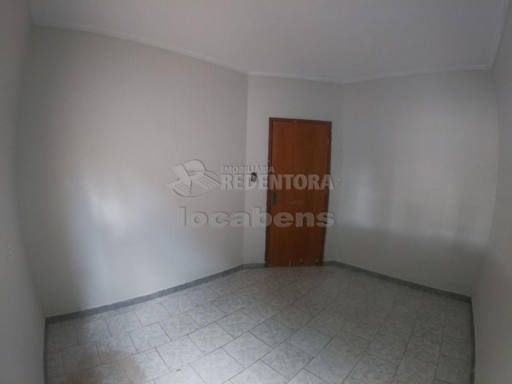 Alugar Casa / Padrão em São José do Rio Preto R$ 1.000,00 - Foto 12