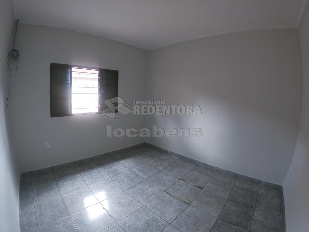 Alugar Casa / Padrão em São José do Rio Preto R$ 1.000,00 - Foto 14