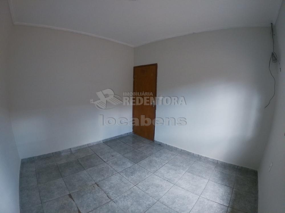 Alugar Casa / Padrão em São José do Rio Preto R$ 1.000,00 - Foto 16