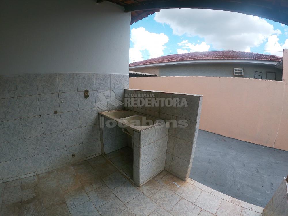 Alugar Casa / Padrão em São José do Rio Preto R$ 1.000,00 - Foto 17