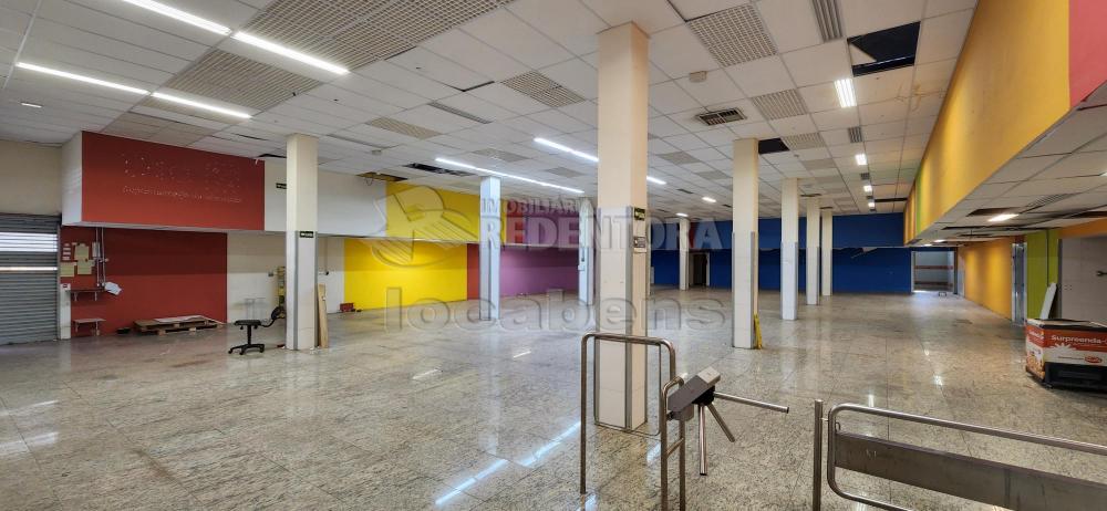 Alugar Comercial / Salão em São José do Rio Preto R$ 25.000,00 - Foto 2