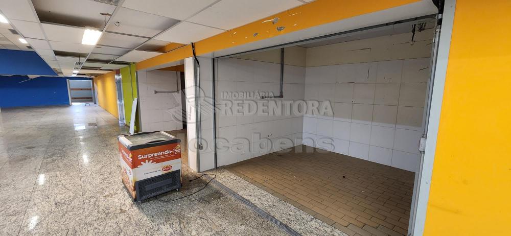 Alugar Comercial / Salão em São José do Rio Preto R$ 25.000,00 - Foto 4