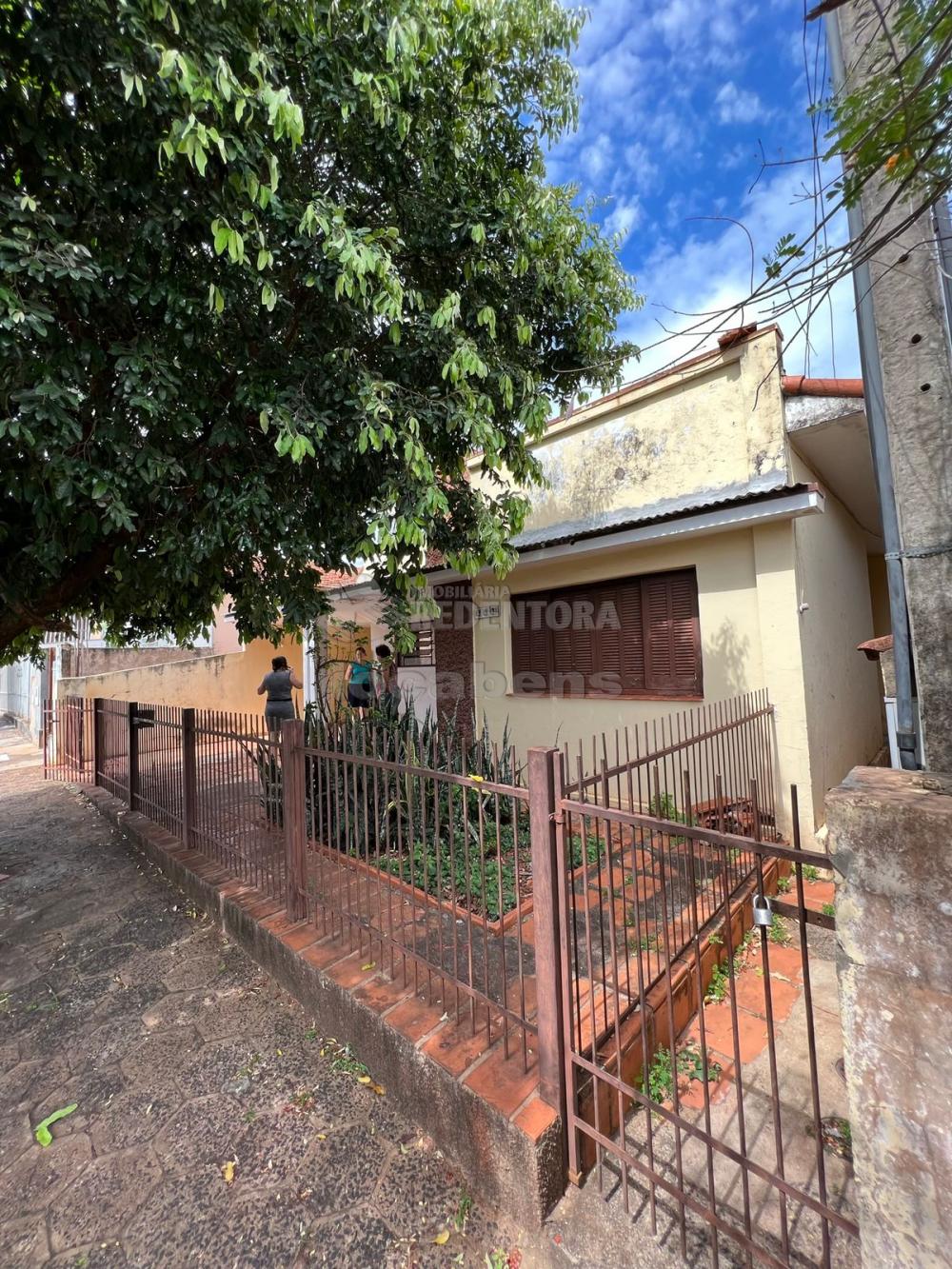 Alugar Casa / Padrão em São José do Rio Preto R$ 1.300,00 - Foto 3