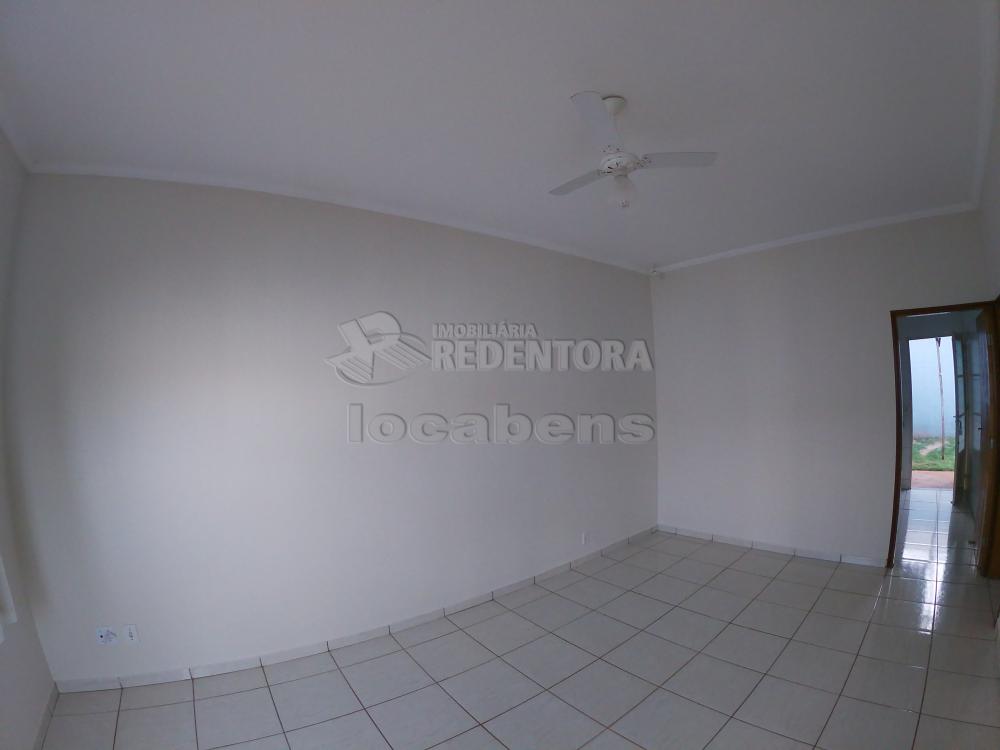 Alugar Casa / Padrão em São José do Rio Preto R$ 800,00 - Foto 3