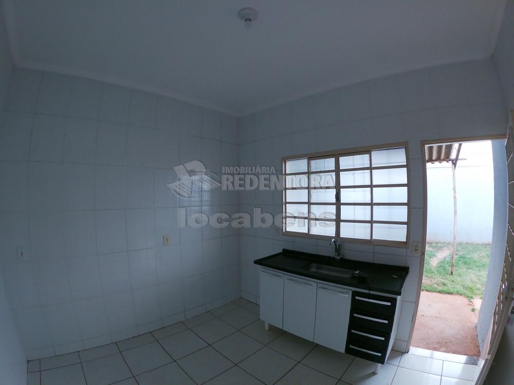 Alugar Casa / Padrão em São José do Rio Preto R$ 800,00 - Foto 13