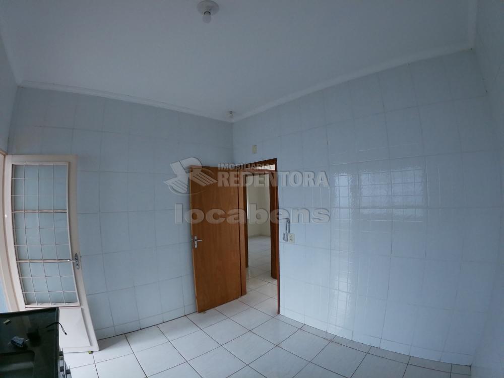 Alugar Casa / Padrão em São José do Rio Preto R$ 800,00 - Foto 15