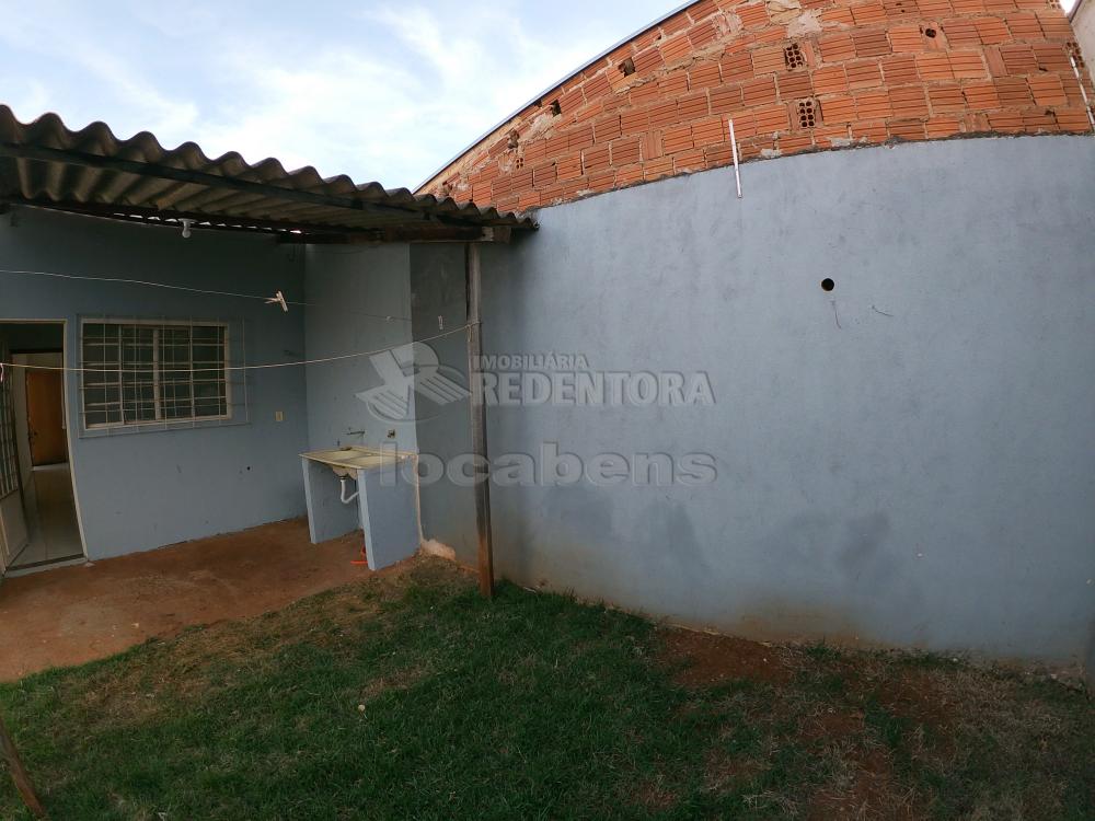 Alugar Casa / Padrão em São José do Rio Preto R$ 800,00 - Foto 17