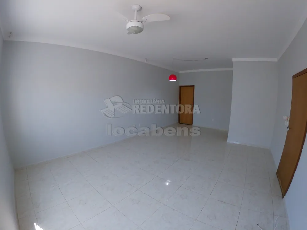 Alugar Casa / Padrão em São José do Rio Preto R$ 1.400,00 - Foto 2