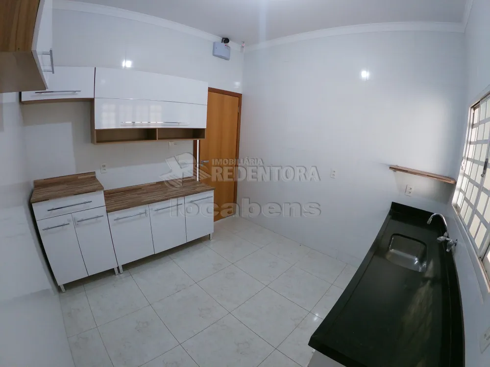 Alugar Casa / Padrão em São José do Rio Preto R$ 1.400,00 - Foto 5