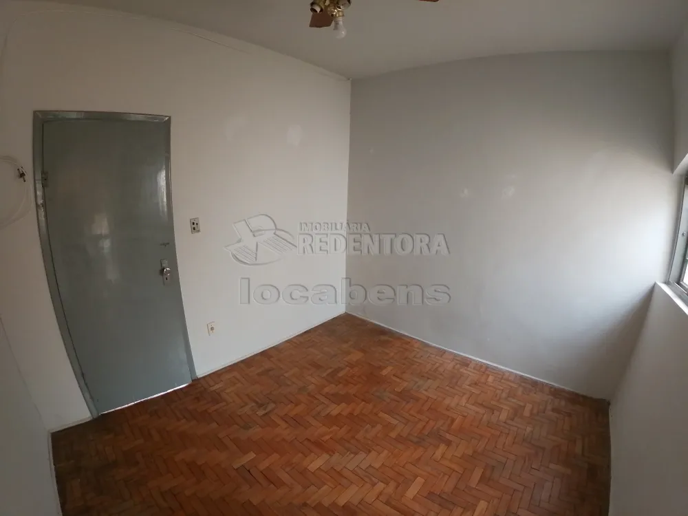 Alugar Casa / Padrão em São José do Rio Preto R$ 1.800,00 - Foto 3