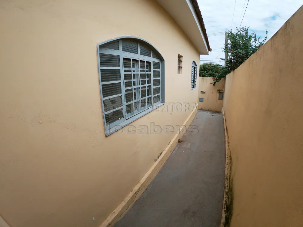 Alugar Casa / Padrão em São José do Rio Preto R$ 1.800,00 - Foto 10