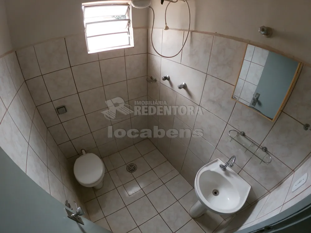 Alugar Casa / Padrão em São José do Rio Preto R$ 1.800,00 - Foto 11