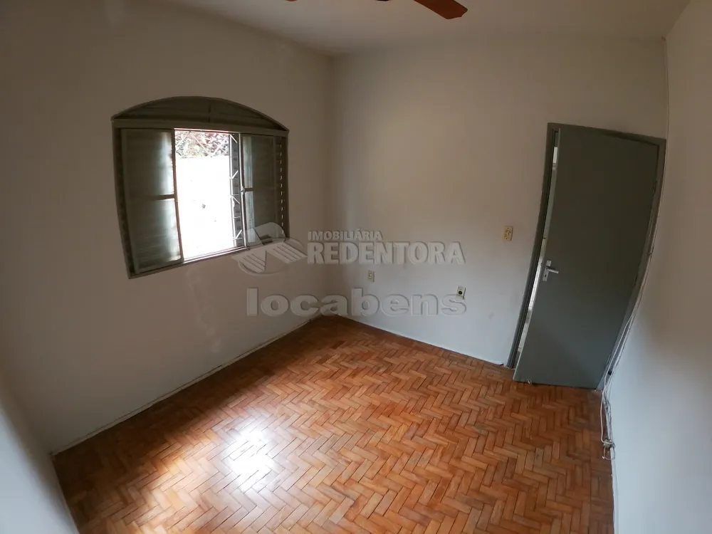 Alugar Casa / Padrão em São José do Rio Preto R$ 1.800,00 - Foto 13