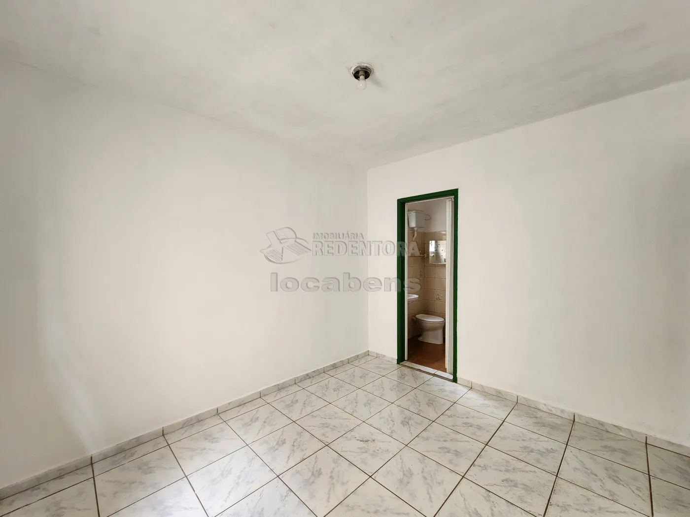 Alugar Casa / Padrão em São José do Rio Preto R$ 1.500,00 - Foto 5