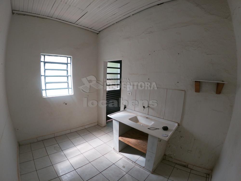 Alugar Casa / Padrão em São José do Rio Preto R$ 600,00 - Foto 5