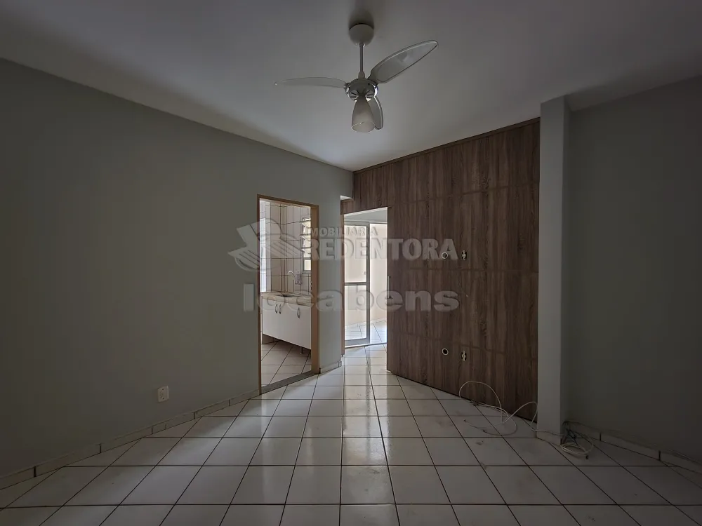 Alugar Apartamento / Padrão em São José do Rio Preto R$ 850,00 - Foto 2