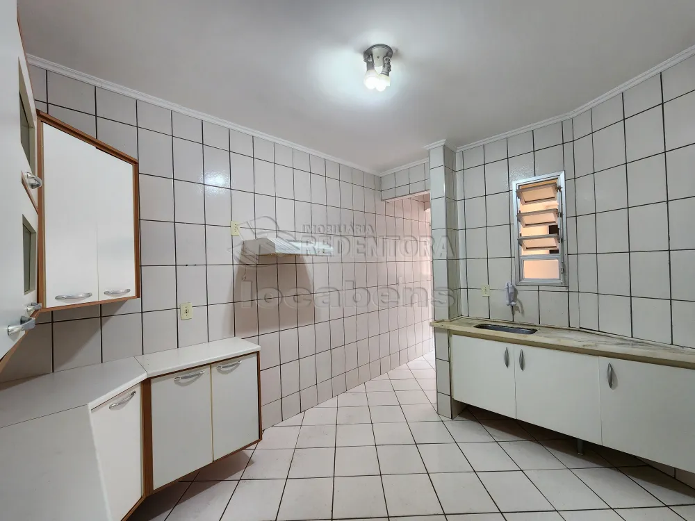 Alugar Apartamento / Padrão em São José do Rio Preto R$ 850,00 - Foto 4